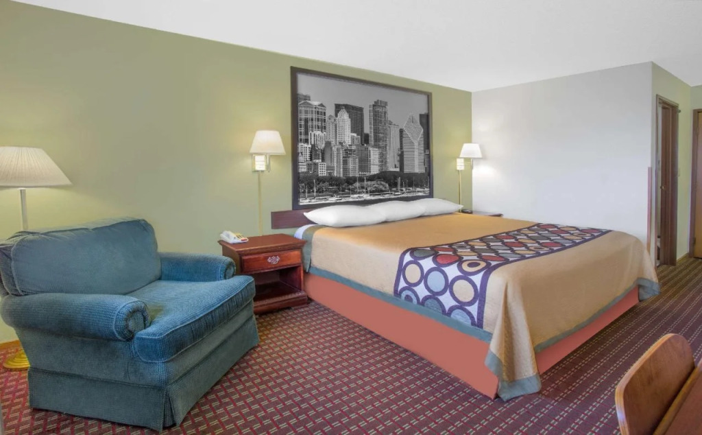 Super Rest Inn