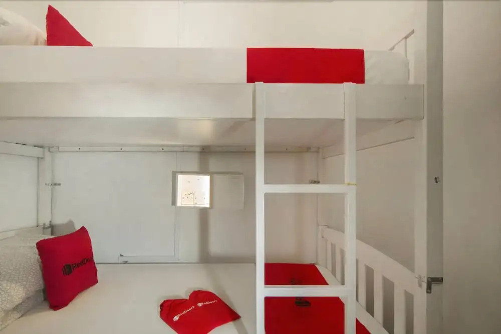 RedDoorz Hostel @ Bugis