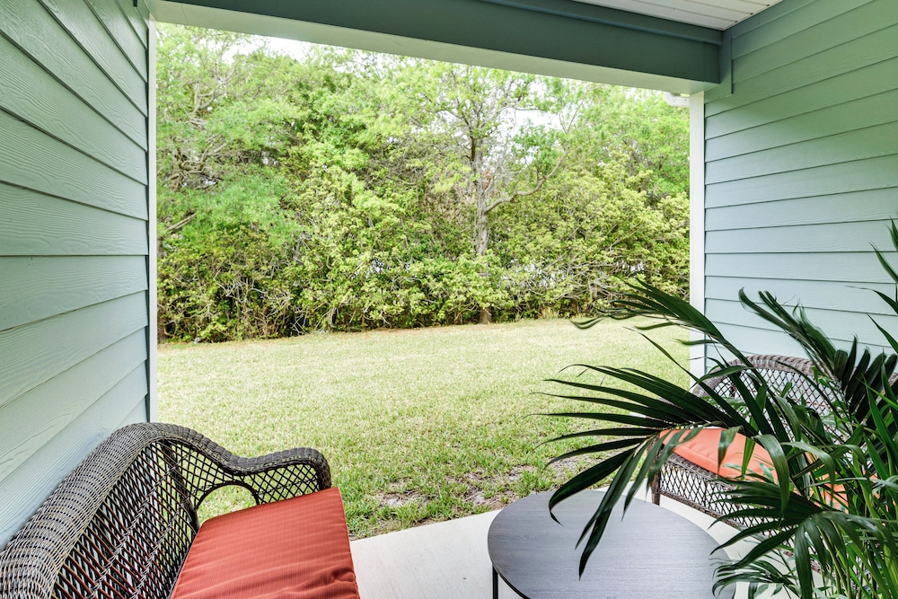 3 Mi to Beach! Family-friendly Palm Coast Getaway