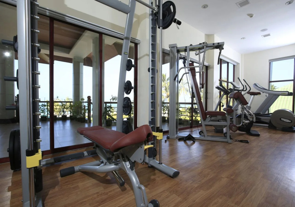 Ngwe Saung Yacht Club & Resort