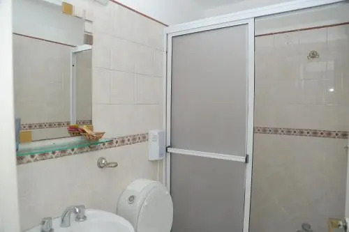 Bernies Bed & Breakfast , A 3 KILOMETROS DEL AEROP EZEIZA, VAN ,IN-OUT, FREE EZEIZA AIRPORT