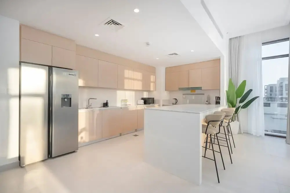 Peaceful 4-bedroom Bright Kitchen Space in Dubai Creek Harbour