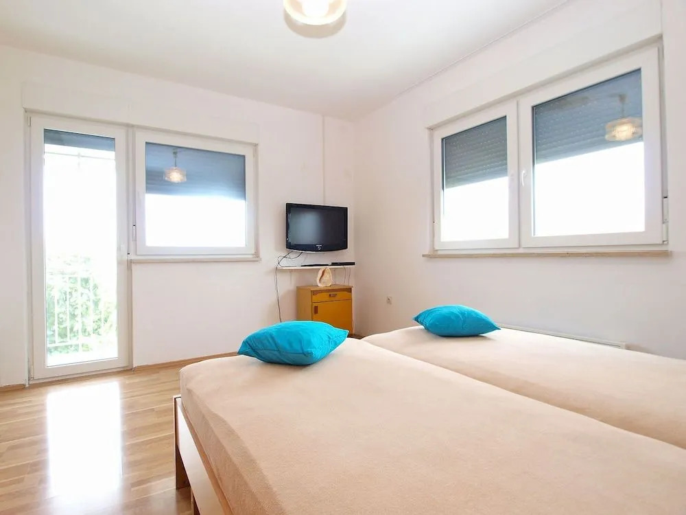 Apartment 1432