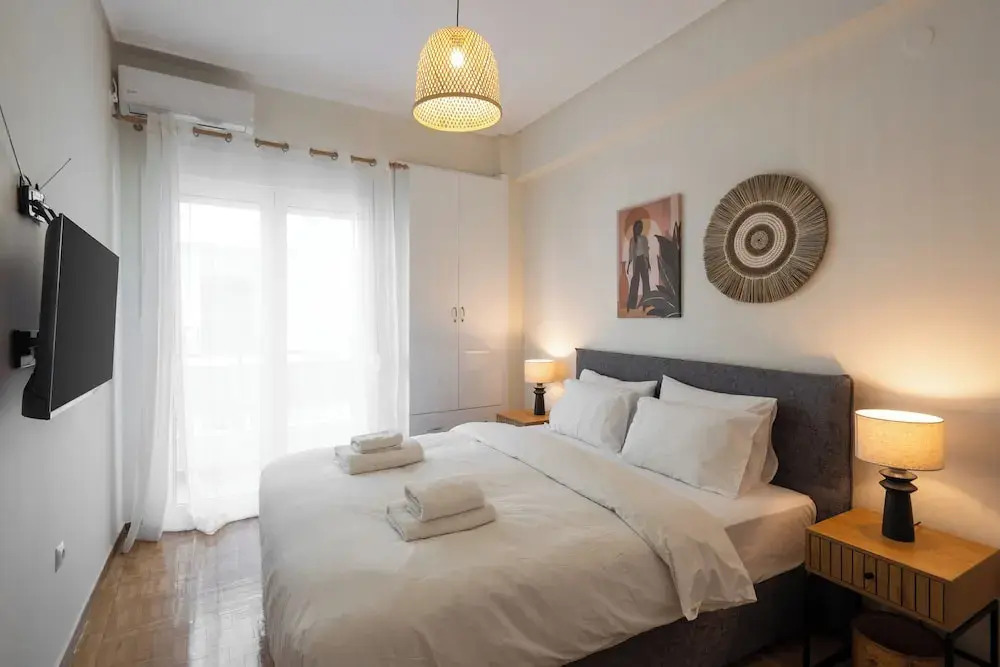 Luxury Comfort in Pagrati - 5 min to Varnava Square