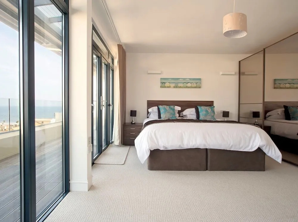 Riviera Apartments - Five Stylish Penthouse Apartments with Unrivalled Sea Views of Teignmouth, Shaldon, The Jurassic Coastline & The Teign Estuary