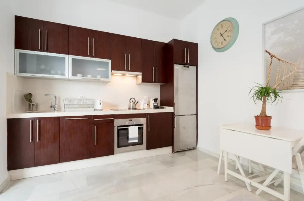 ML1C-Prime Location Marble Apartment with Patios