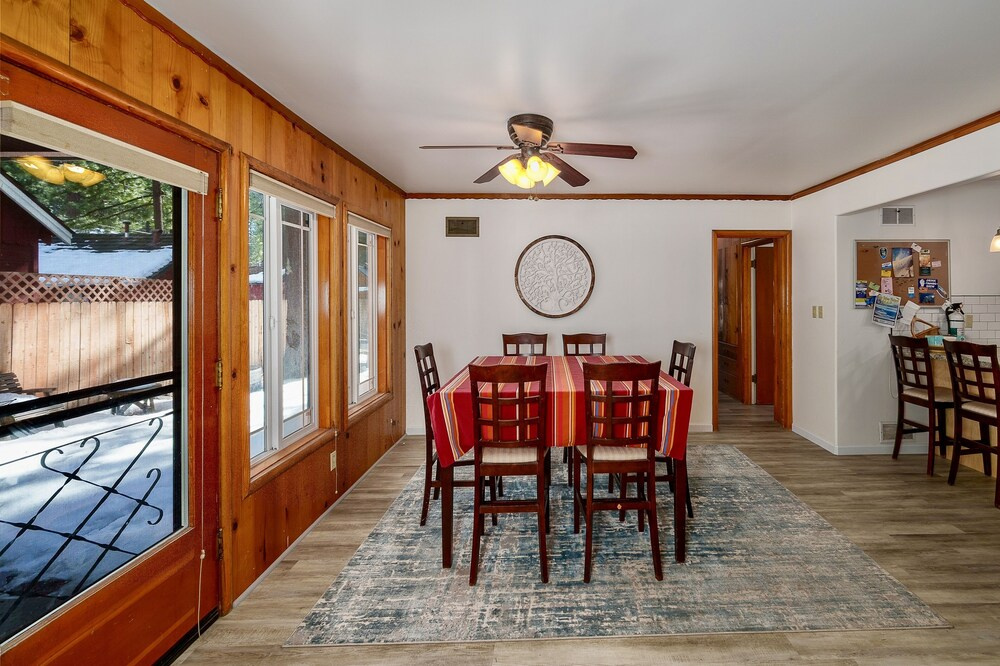 Al Tahoe Cabin-vintage Meets Modern 920sf 3 Bedroom Home