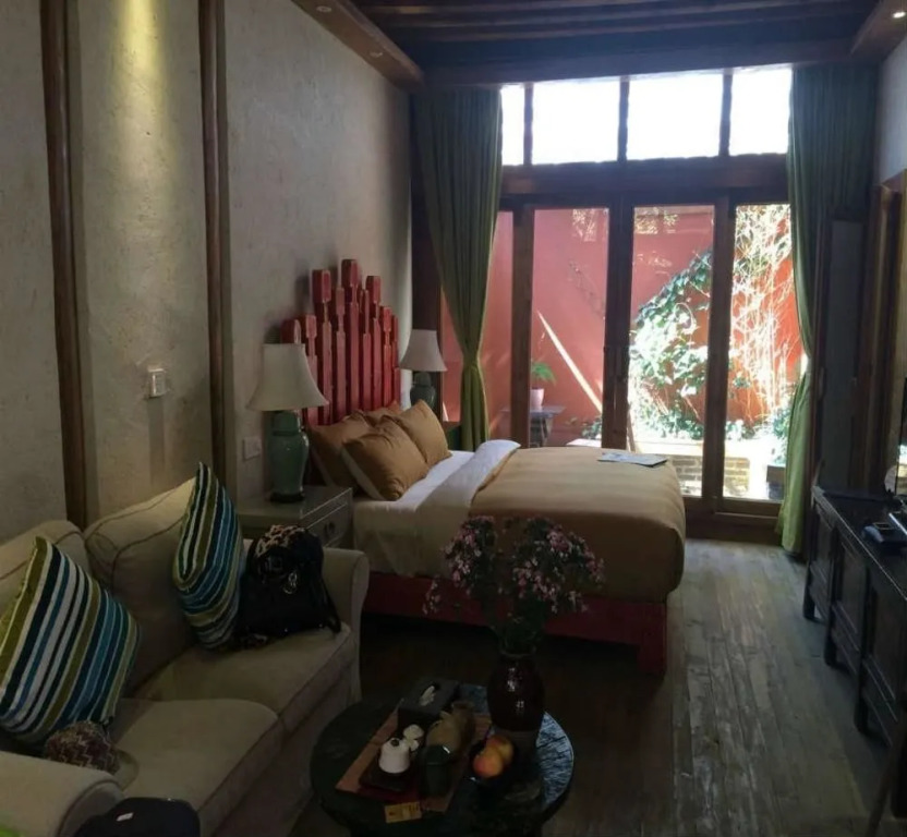 Lijiang Tricolor Cloud River Resort Hotel