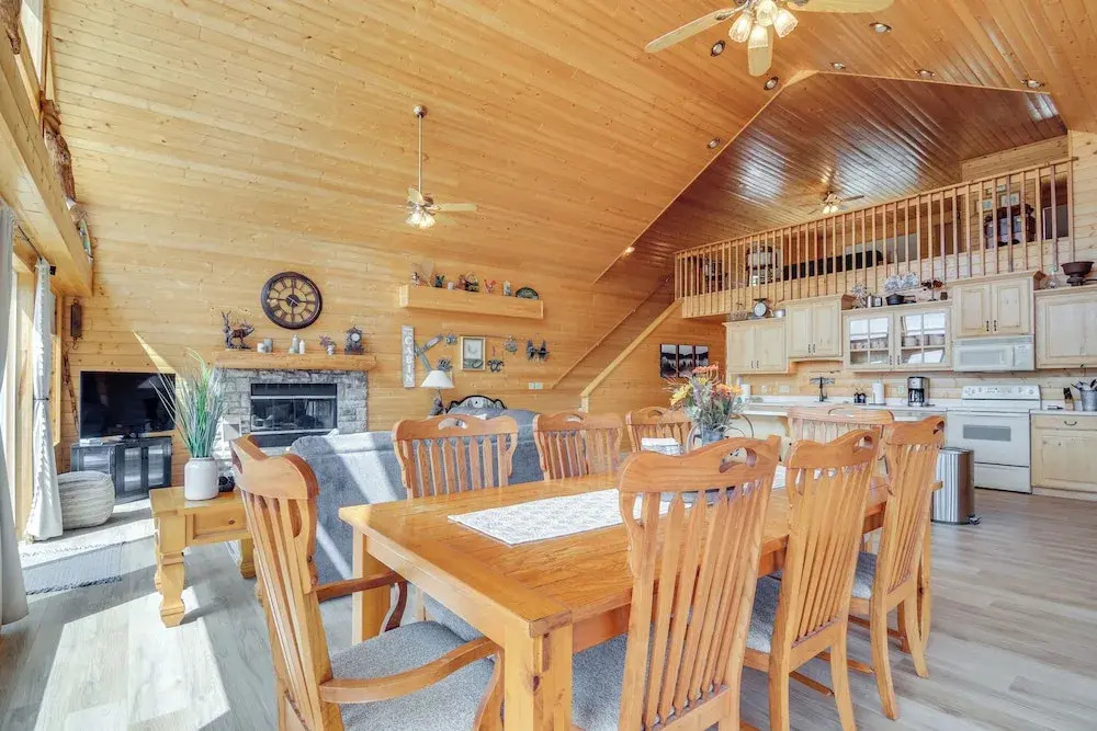 Pet-friendly Cabin < 1 Mi to Panguitch Lake!