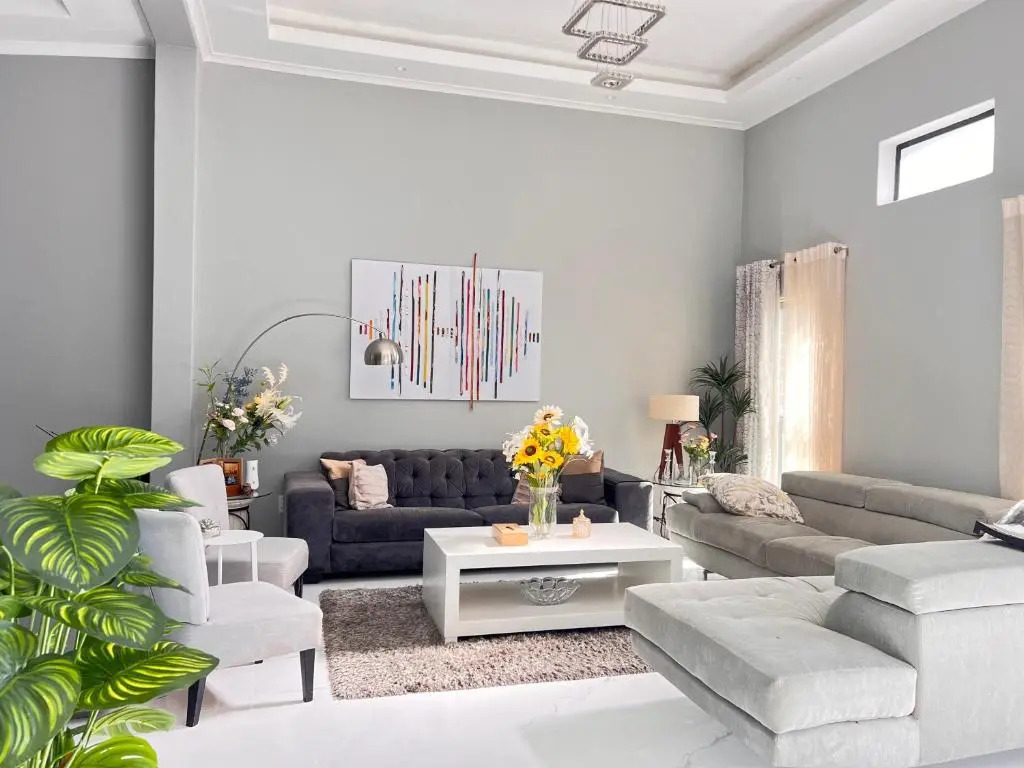 Trendy spacious house with continuous wifi even during load shedding within Century City area