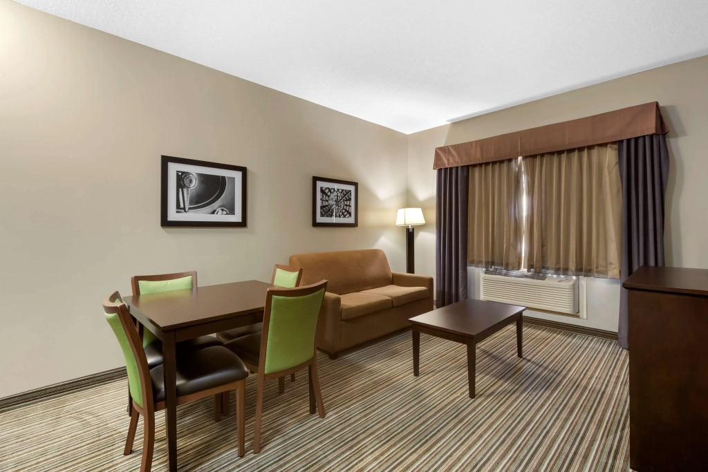 Best Western PLUS Fort Saskatchewan Inn & Suites