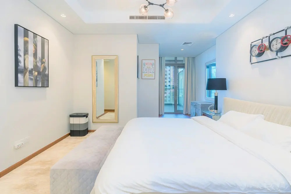 Luxurious 2B With Burj Views in Business Bay
