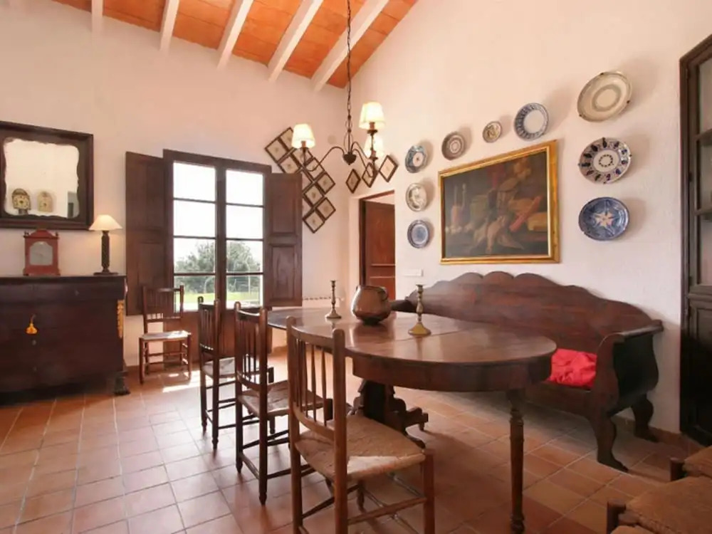 Large Traditional Country House With Spacious Veranda, Garden and Private Pool