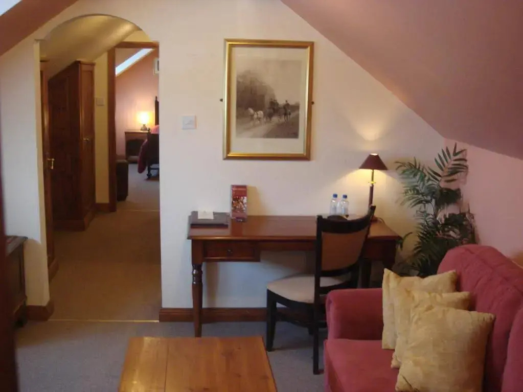 The Royal Arms Hotel Room Only