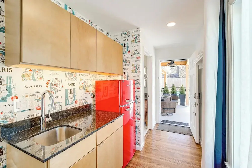 Walk to Gathering Place & Brookside: Tulsa Studio