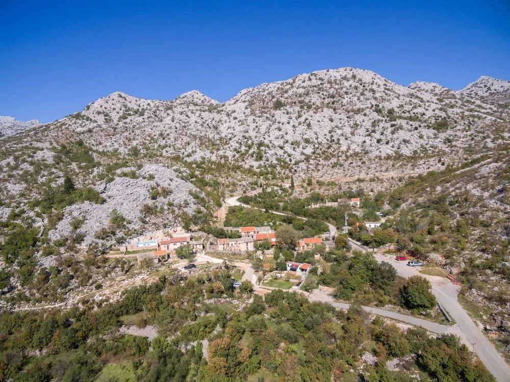 House Ivaneza