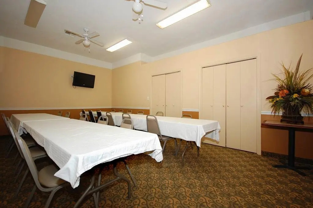 SureStay Hotel by Best Western Alice