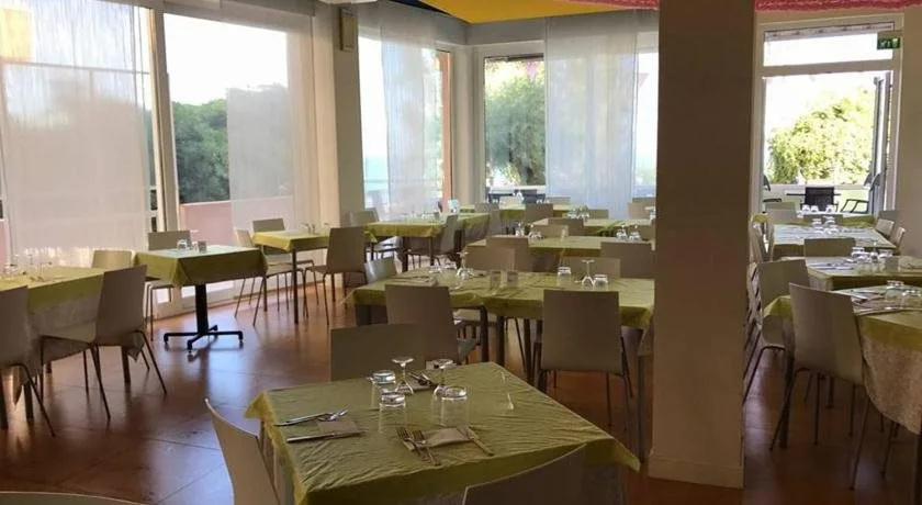 Club Hotel