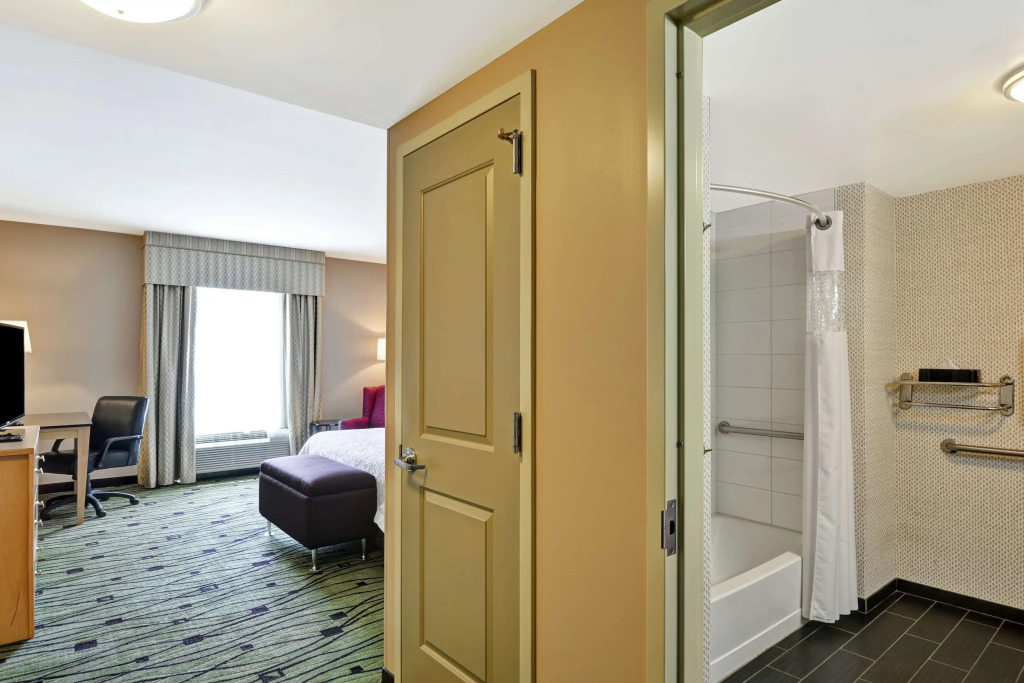 Hampton Inn & Suites Crabtree
