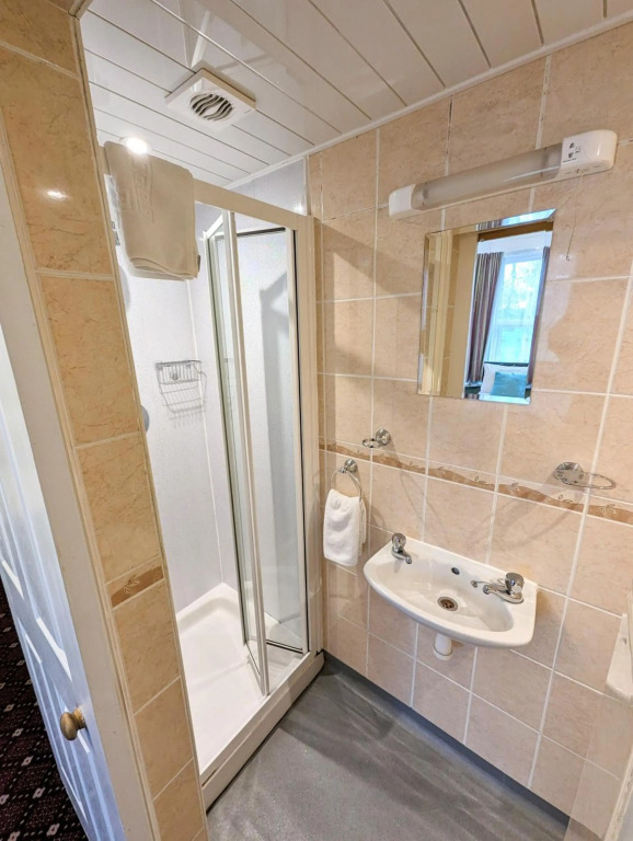 The George Guest House