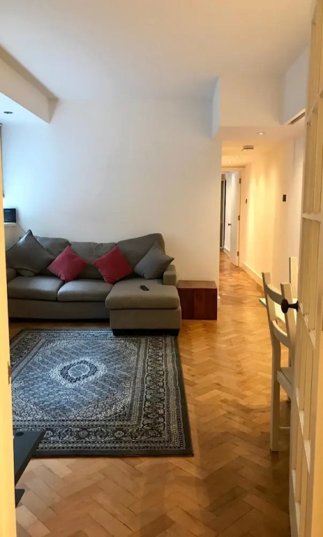 Clarendon Place Apartment