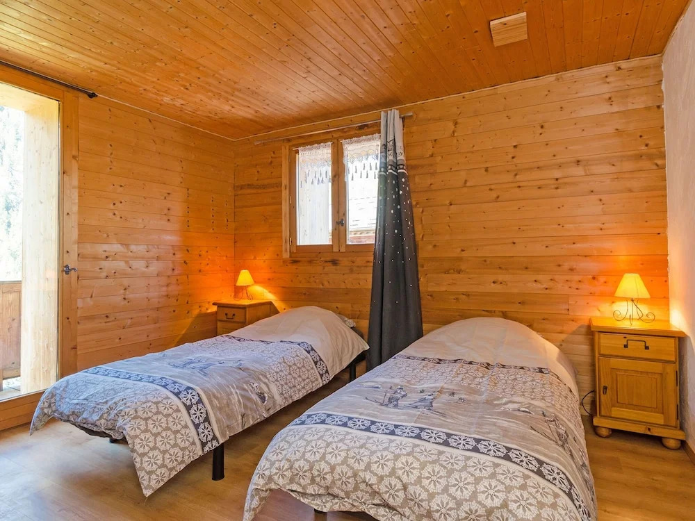 Friendly Chalet Located 150 m From the Charming Village of Peisey