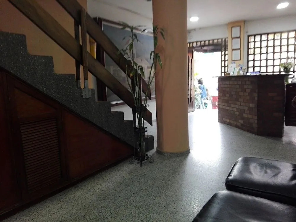 Hmetrohotel