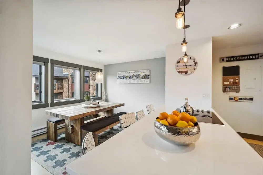 Park Place Peak 9 Condo: Ski In, Stroll To Shuttle
