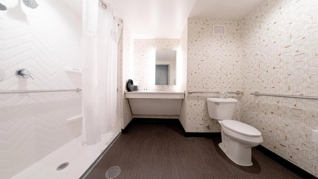 Holiday Inn & Suites Philadelphia W - Drexel Hill by IHG