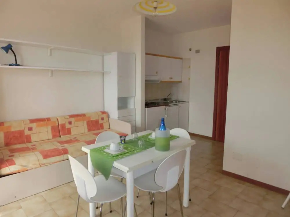 Homely Seaview Studio Flat With Balcony - Beahost
