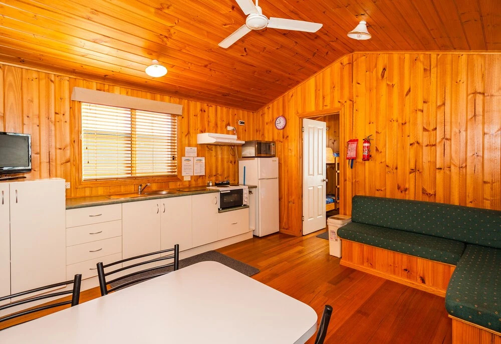 Snug Beach Cabin And Caravan Park