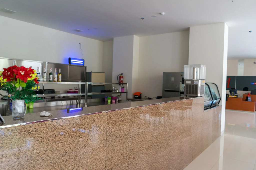 I&M Hotel Billiard
