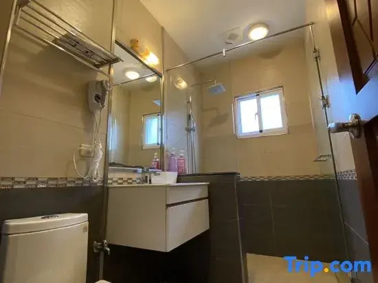 Love Nam Wan Hostel