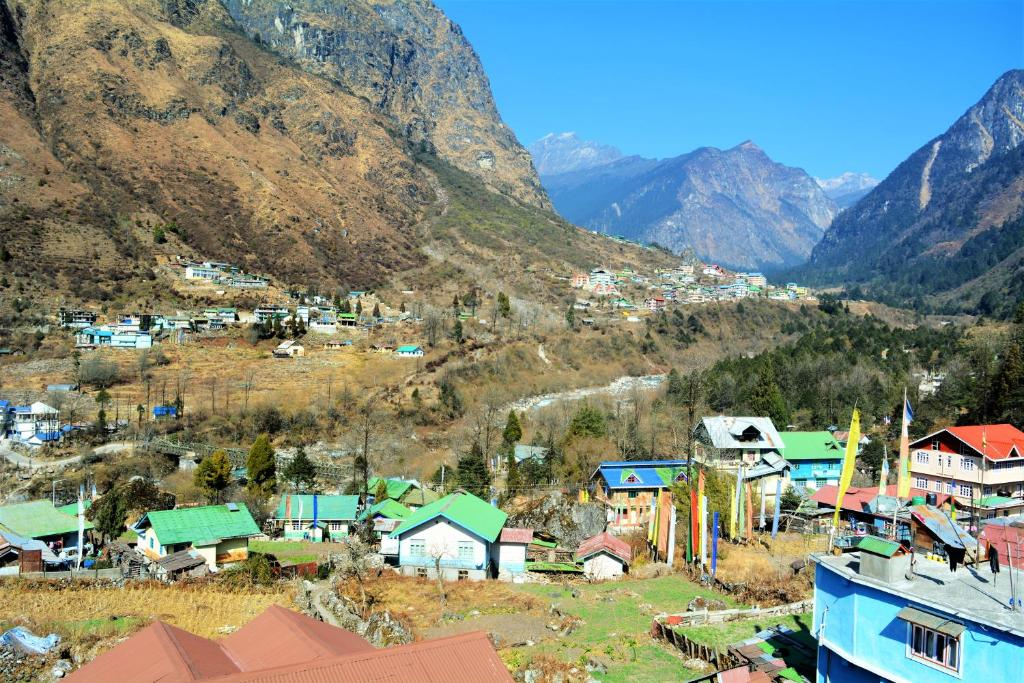 Rufina Lachung deCROWN