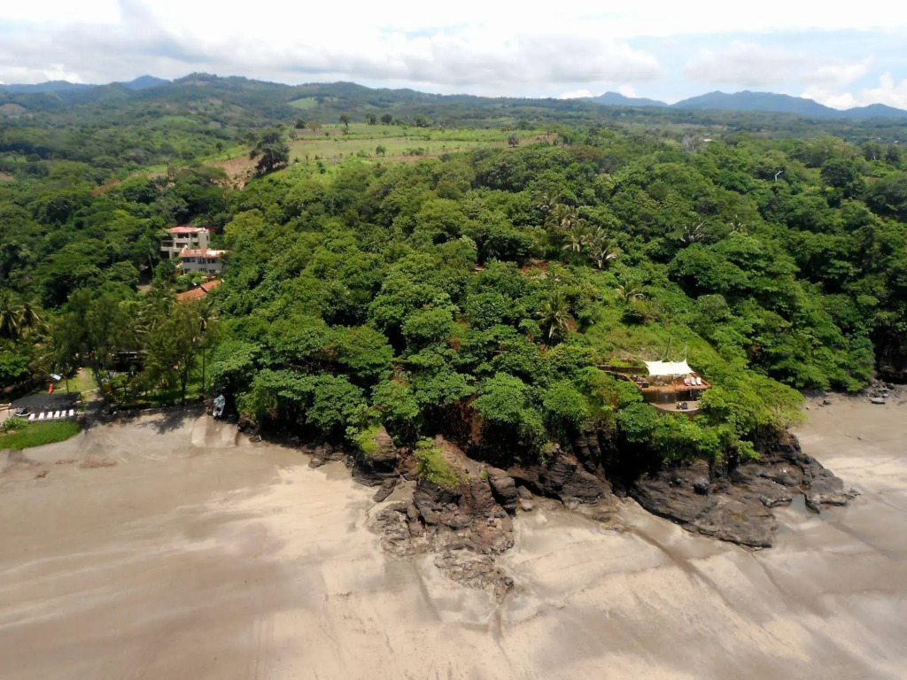 Las Flores Resort