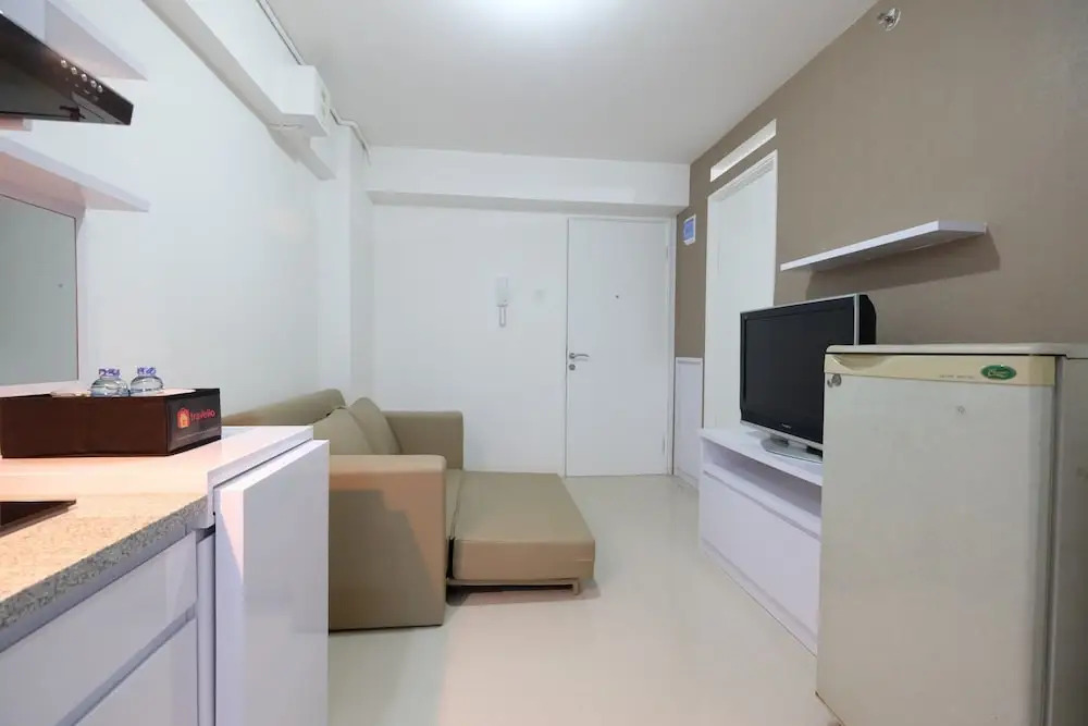 Homey Bassura City Apartment near Shopping Center