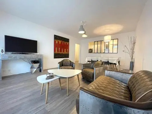 Appartement 2 chambres avec PARKING en centre-ville & CABINE DE PLAGE en bonus