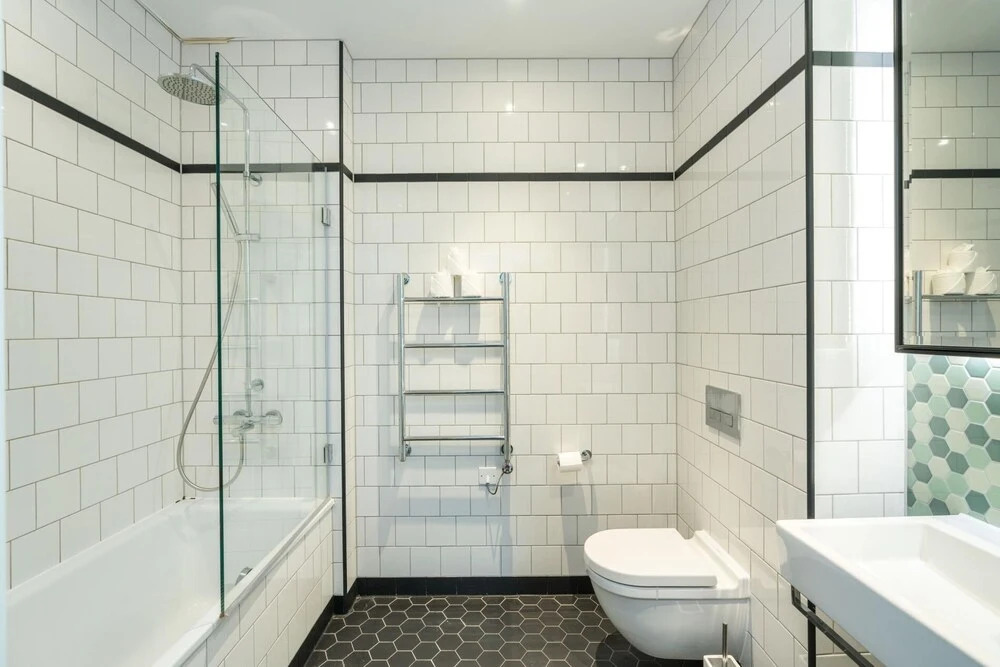 Superb 2BD Flat With Breathtaking Views!