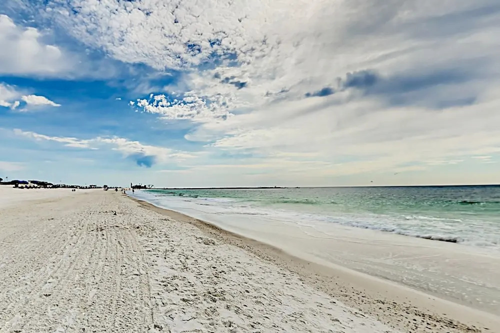 Gulf-view Corner - Balcony, Pools & Hot Tubs 3 Bedroom Condo