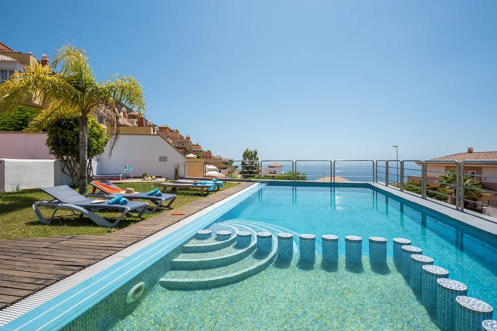 1 Charming Villa,Huge Terraces,Pool,Garden,Bbq!
