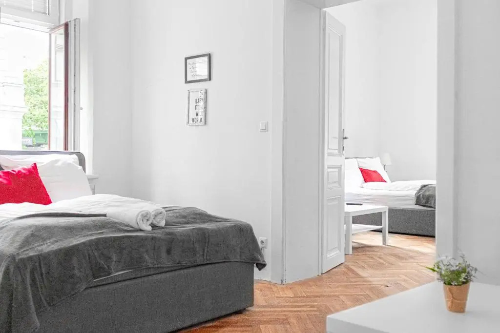 Classy 2BR Apt. w/ Exclusive Location near AKH