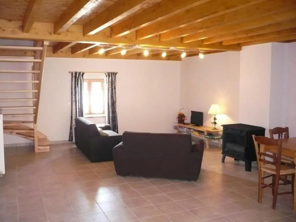Gîte de charme pour 11 pers. avec animaux admis et poêle à bois, Livradois-Forez - FR-1-496-148