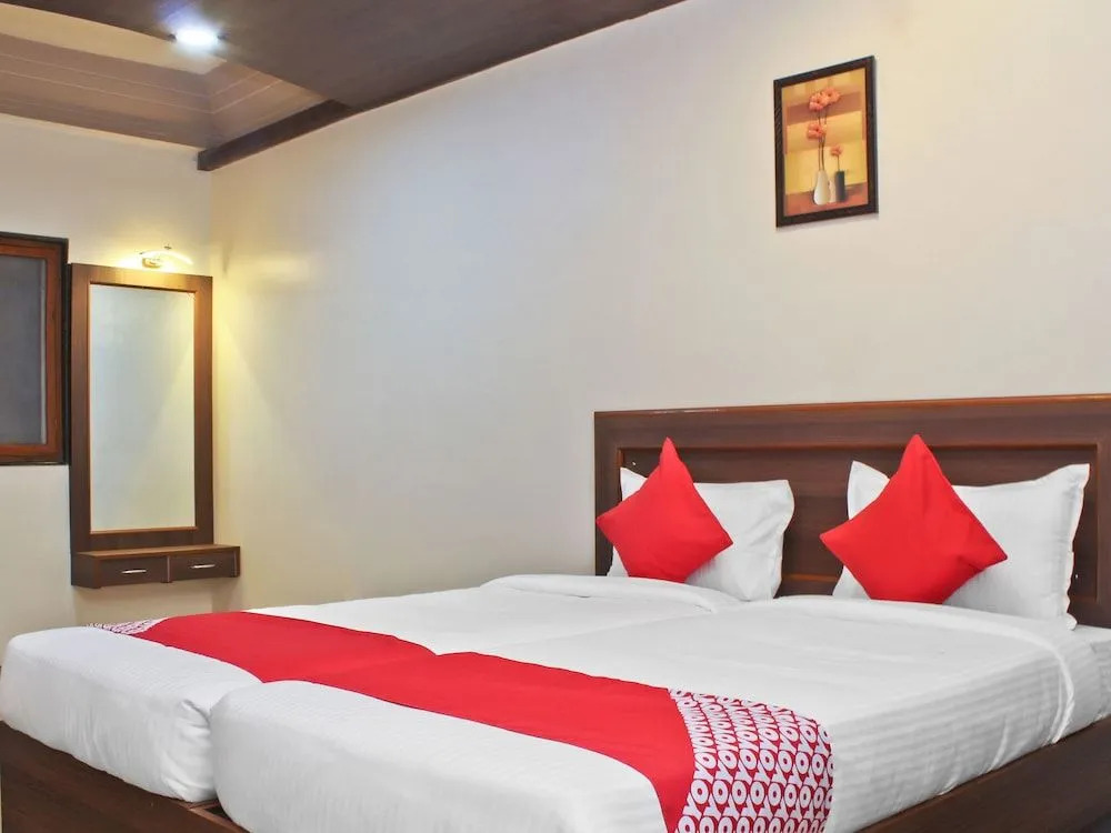 Hotel Jayratna