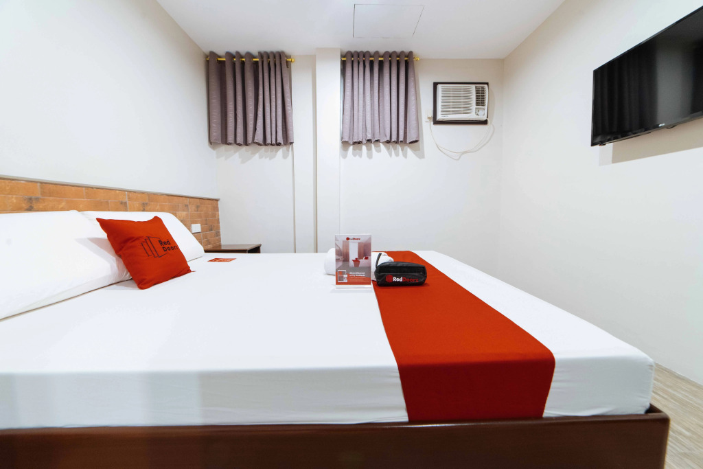 RedDoorz near Robinsons Cybergate Davao