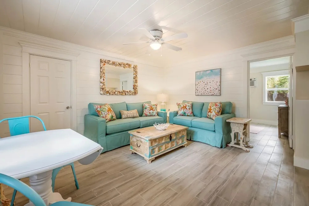 Spoonbill Suite at Driftwood #6