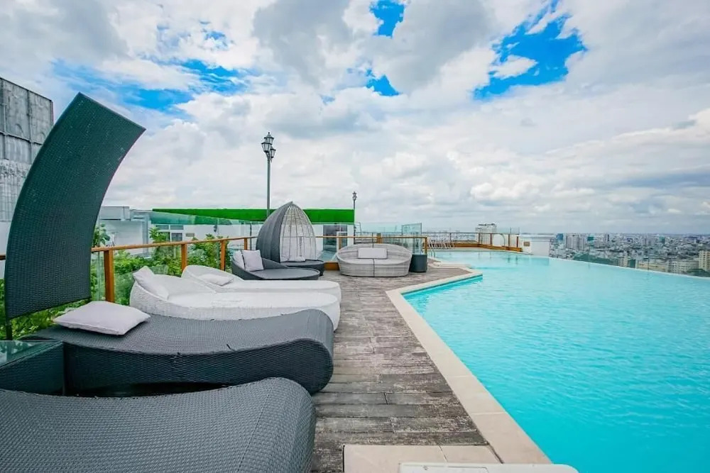 Luxury Condotel Luminous Leman