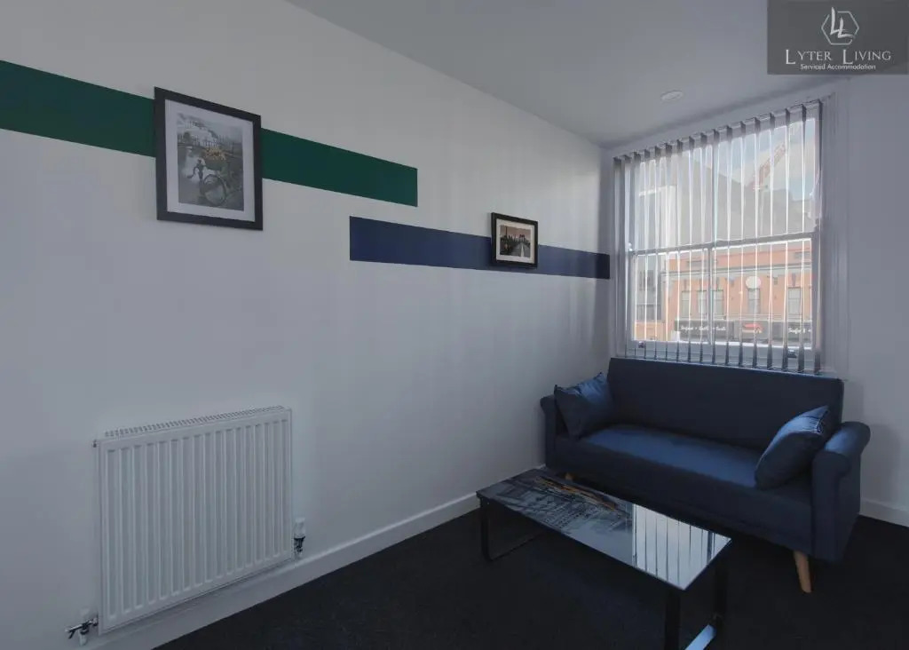 Studio Apartments by Lyter Living Desks & Wifi - Monthly Stays Available