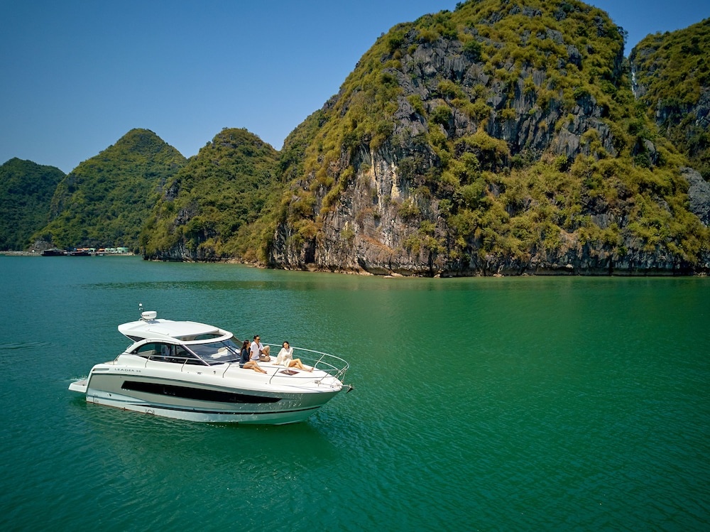 Vietyacht Marina Club - Halong Bay Cruise