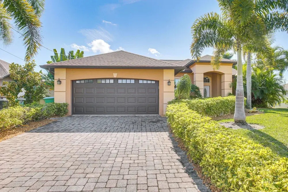 Saltwater Pool & Spa! Tropical Cape Coral Retreat