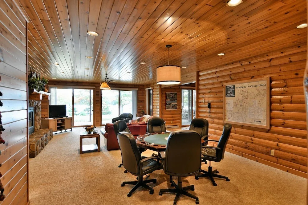 Majestic Moose Lodge 5 Bedroom Home by RedAwning